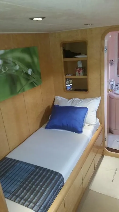 ** بوتيل فندق Riti Yacht Kalkara مالطا