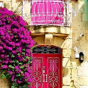 Dom wakacyjny 1500 Little Pink House In Creek, Kalkara